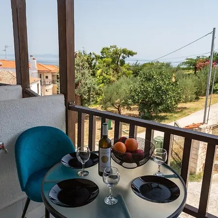 Maisonette “the White Rabbit” * Afytos
